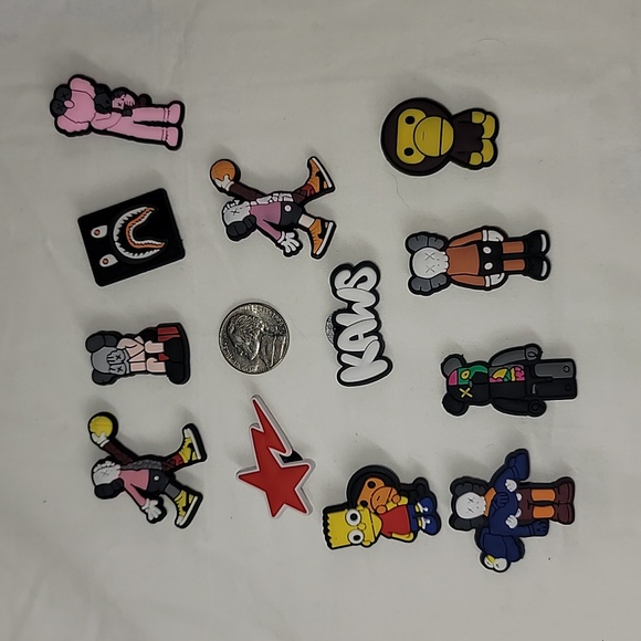 Kaws Croc Charms Jibbits - Picture 1 of 1